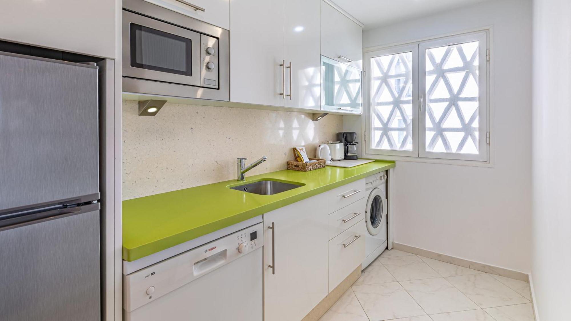 Vacation Marbella I Sea Views, 24-7 Security, Parking, Walk To Everything In Luxurious Puerto Banus Εξωτερικό φωτογραφία